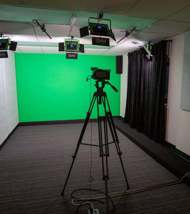 Tractionspace-video-studio-1-scaled